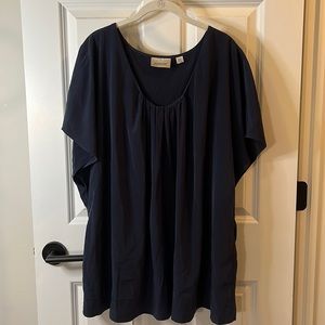 Navy scoop neck short sleeve blouse. Avenue size 30/32